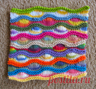 Узоры вонами. цветные. Крючок, спицы Сначала вяжем изнаночный ряд на лицевой стороне, затем частичным вязанием вяжем волны, каждая волна образуется,если провязать 5 петель лицевыми, повернуть вязание и снова провязать 5 петель, но уже изнаночными, затем повернуть вязание и вязать до следующей волны лицевыми. Мне нравится этот узор,…