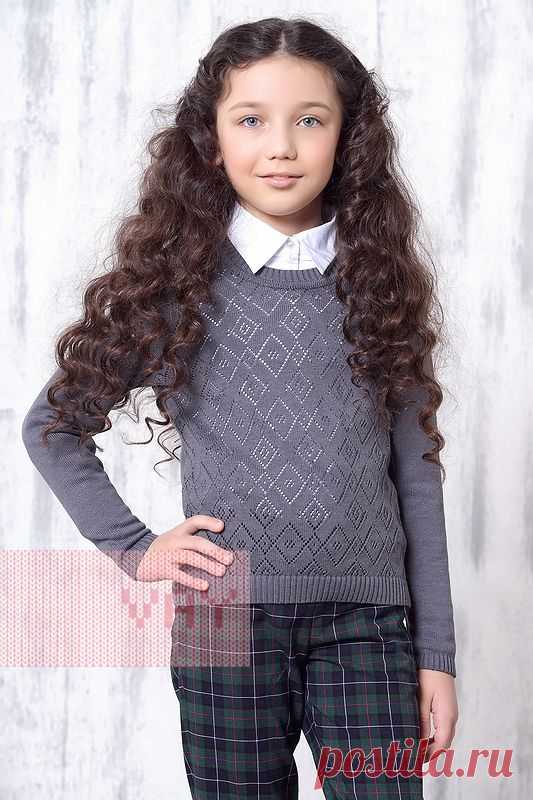 Школьная форма от марки VAY. Школьный джемпер для девочек от VAY (артикул 757), цветовое решение серый. Ещё больше школьной формы марки ВЭЙ на наших сайтах. Официальное представительство бренда VAY: купить в розницу в магазине Согревай.ру https://www.sogrevay.ru, оптовые закупки на Ньювэй.ру https://www.newvay.ru