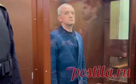 Суд отказался арестовать гендиректора одного из крупнейших букмекеров. Суд избрал Игорю Ляпустину, гендиректору одной из крупнейших букмекерских контор, работающей под брендом «Мелбет», запрет определенных действий. Его подозревают в мошенничестве