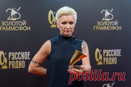 Концерт Арбениной на Дальнем Востоке состоится вопреки требованиям об отмене. Запланированный на 27 февраля концерт певицы Дианы Арбениной во Владивостоке состоится, несмотря на рекомендацию властей города отменить мероприятие. В городском Муниципальном центре управления (МЦУ) подчеркнули, что выступление согласовано с Министерством юстиции России.