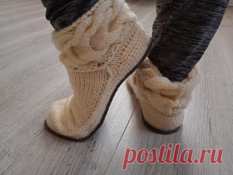 Knitted ugg shoes with felt soles. | Etsy