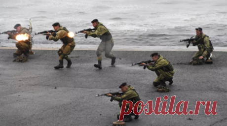 В Мурманской области в честь Дня ВМФ корабли провели показательные стрельбы. В Мурманской области в честь Дня ВМФ России корабли устроили показательные стрельбы, а морские пехотинцы продемонстрировали процесс высадки на необорудованное побережье. Читать далее