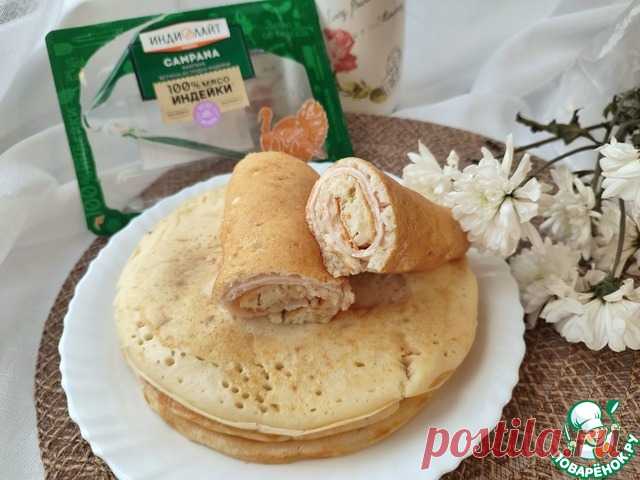 Толстые блины с ветчиной. Очень сытные, вкусные блины, которые хороши как в теплом, так и в холодном виде. Поэтому их удобно брать с собой. Жареный лук придаёт очень интересный вкус, а ветчина ТМ "Индилайт" добавит сытость.