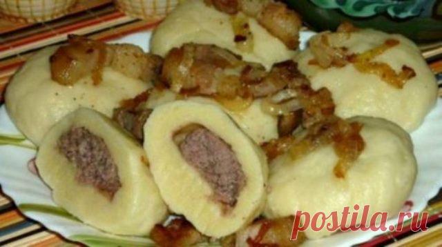 Украинские галушки с мясом. Какие они вкусные! Какие они вкусные украинские галушки с мясом, а если их приготовить с фаршем получится невероятно. Тесто получается воздушным и легким, а сочная начинка