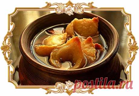 Кундюмы - старинное русское постное блюдо (рецепт вегетарианский и постный)

На Руси его готовили на протяжении нескольких столетий (с мономаховых времен). Эти пельмени как нельзя лучше подходят к постной трапезе. Основное отличие кундюмов - это специфический рецепт теста, другое существенное отличие, что их не отваривают, а вначале пекут, а затем томят в духовке. А так как раньше духовки не было, то для этого использовали русскую печь.
Показать полностью…