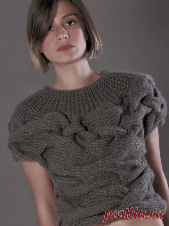 AQUA Short Sleeves Sweater A sweater or an art piece? My bestseller authentic design. The ribbbing of the neck will never deforme long time and will allow you to style your sweater as one off shoulder…