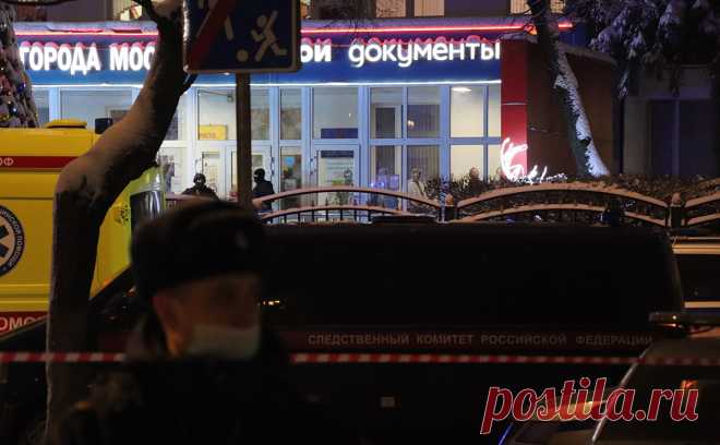 Следователи усомнились в адекватности открывшего стрельбу в МФЦ мужчины. Мужчина, открывший стрельбу накануне в московском МФЦ, находился в невменяемом состоянии, сообщил источник РБК.