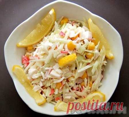 Салат с капустой и крабовыми палочками - рецепт с фото