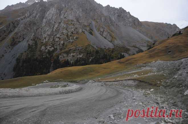 Осень в горах. Серпантины.