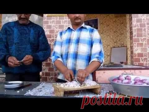 Индус режет лук как Бог!
