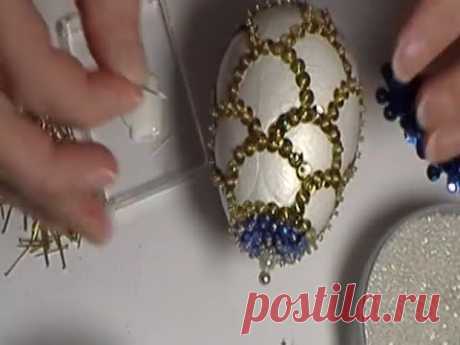 Making a glitter and sequin Easter Egg