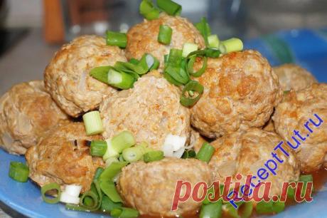Мясные шарики по-итальянски
Мясные шарики по-итальянски с мягким оттенком карри и томатного соуса приятно порадуют Вас и Ваших близких. Готовится достаточно просто и не долго. Одним из самых важных моментов при приготовлении — не пережарить их в духовке, иначе шарики получатся не сочными.