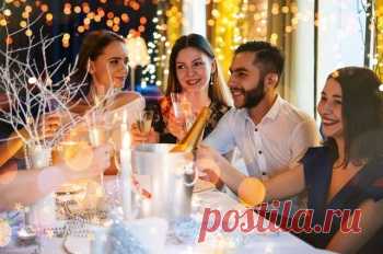 Как себя вести и что говорить? 18 важных правил этикета в гостях