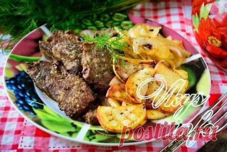 Печень по-берлински с яблоками и луком