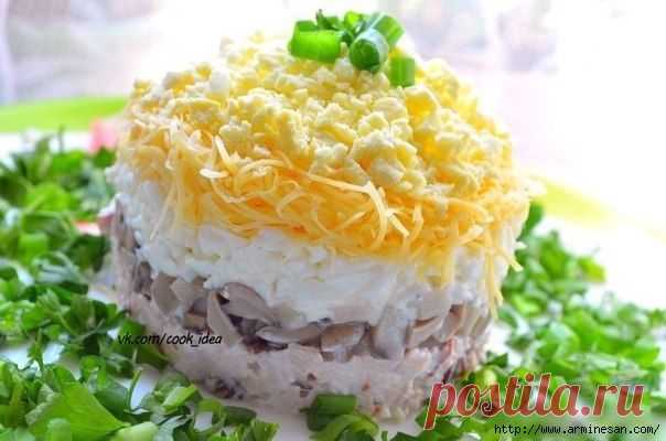 Грибной салат с курицей