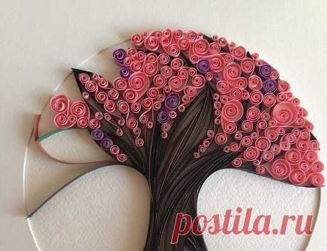 Декоративное панно в технике квиллинг