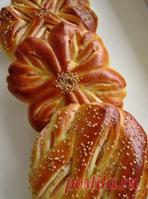 Булочки-цветочки с колбасой
