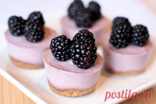 Пять вкусных вегетарианских десертов Пять вкусных вегетарианских десертов.Все с нетерпением ждут праздников, чтобы есть десерты без чувства вины. Не волнуйтесь, эти все еще греховные, богатые, сливочные и красивые