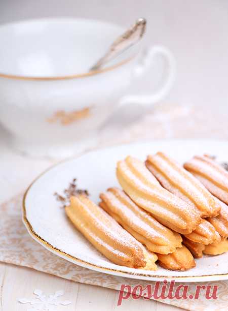 Лимонно-медовые палочки Рецепт этого печенья я взяла из книги Пироговедение для начинающих . Пекла его уже 2 раза. Первый раз до фотографирования дело не дошло вообще, второй раз спрятала немного печенья и быстро-быстро сфотографировала) Фото получилось так себе, но это не повод не поделиться замечательным рецептом.…