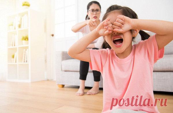 «Сдам в детдом», «бог накажет», «цыгане заберут»: истории о том, как запугивание калечит жизнь ребенка | Zabota | Яндекс Дзен