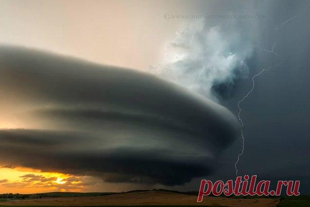 Вечерня суперячейка в Broken Bow, штат Небраска, 26 мая 2013. / Социальная погода