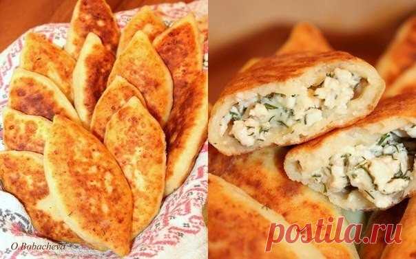 Как приготовить жареные пирожки из творожного теста с куриным фаршем, сыром и зеленью  - рецепт, ингридиенты и фотографии