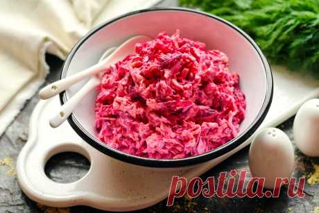 Салат «Розовый фламинго» (по продуктам – проще некуда, но вкус впечатляет) - Женский журнал Простой салат с небольшим набором продуктов, но блюдо получается яркое, вкусное и сытное. Все ингредиенты отлично между собой сочетаются, думаю, понравится всем любителям свекольных салатов. В составе есть...
