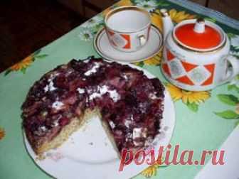 Пирог - перевертыш со сливами