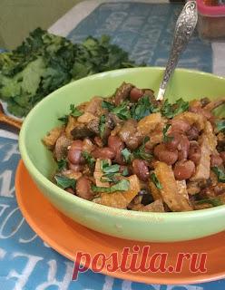 Кулинарная Академия Умных Хозяек: Свинина тушёная с фасолью и грибами по-гомельски Свинина с грибами и фасолью получается сытной, согревающей, по домашнему уютной, то что нужно для морозного декабрьского вечера!