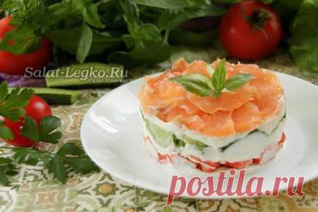 Салат "Филадельфия" с семгой и мягким сыром