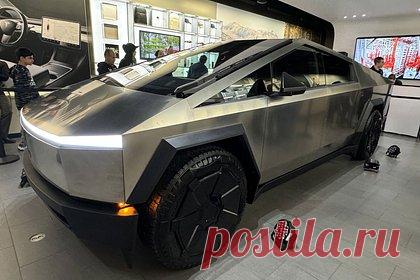 Дилеры ответили на вопрос о возможности появления в России Tesla Cybertruck. Российские автодилеры могут ввозить Tesla Cybertruck в страну параллельным импортом. Об этом сообщает РИА Новости со ссылкой на собеседников в автомобильной индустрии. Директор «Авилон Электро» Сергей Мелюх рассказал агентству, что автомобиль будет ввезен в страну сразу, как только появится такая возможность.