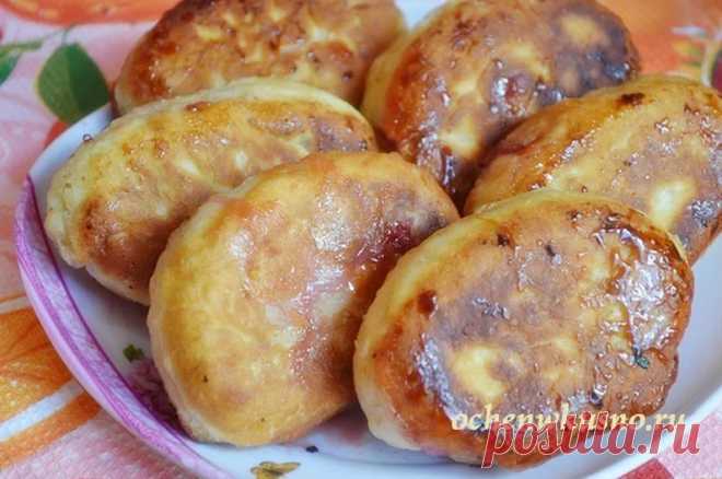 Нежные сочные пирожки с клубникой! http://ochenwkusno.ru/nezhnyie-sochnyie-pi...