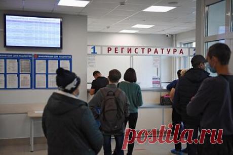 Биолог дала советы переболевшим COVID-19 россиянам. Профессор Школы системной биологии Университета Джорджа Мейсона Анча Баранова дала советы людям, которые переболели COVID-19. Она перечислила врачей, которых нужно пройти после перенесенного коронавируса. По словам биолога, в первую очередь следует исключить миокардит. Для этого нужно посетить кардиолога.