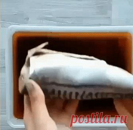 Скумбрия домашнего посола. Простой рецепт с чайным рассолом.