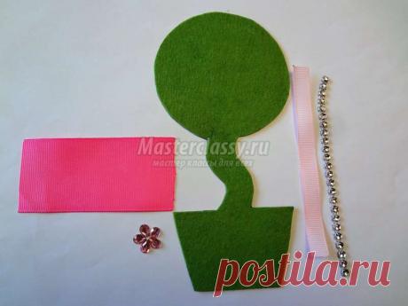 Подарки на 8 марта своими руками. Магнитик на холодильник из атласных лент. Пошаговы мастер-класс с фото