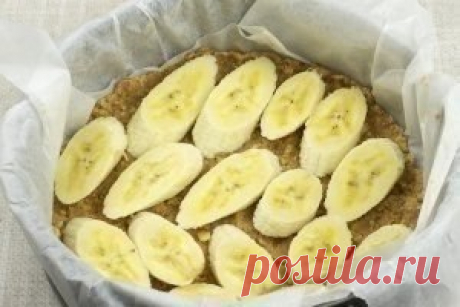 Куриные котлетки с луковым соусом Ингредиенты: куриное филе 600 г. 1 луковица сухари панировочные 1 яйцо соль, перец Соус: 2 луковицы 1-2 зубчик чеснока мука 1 ст.л. с горкой 1,5 стакана воды 2 ст. ложки сметаны соль, перец, лавровый лист Приготовление: Куриное филе измельчить через мясорубку с 1 луковицей. В полученный фарш добавить 1 яичный желток. Посолить, поперчить, вымешать фарш, сформировать котлеты. Белок взбить венчиком, окунуть котлетку+обмакнуть в панировочные сухари. Отправить на…