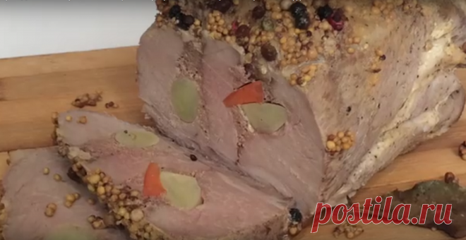 Праздничная буженина в фольге — просто и очень вкусно - Fav0rit77.ru Представляем вам рецепт вкусной буженины. Ее очень легко и просто приготовить. Такое блюдо станет украшением любого праздничного стола. Получается она сочной и очень нежной. Для этого блюда можно...