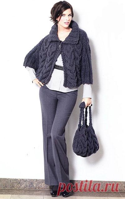 Пелерина с отложным воротником и сумка из объемных кос спицами – схема с описанием вязания