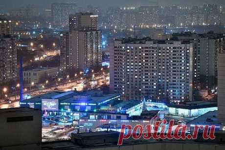 В Кремле прокомментировали предложение отдать жилье уехавших россиян сиротам. Предложение отдать сиротам имущество уехавших из России граждан в Кремле не обсуждается. Об этом заявил пресс-секретарь главы государства Дмитрий Песков. Ранее идею использовать имущество покинувших страну россиян для решения проблем детей-сирот предложила вице-спикер Госдумы Анна Кузнецова.