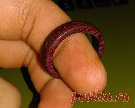 Как сделать деревянное кольцо на палец при помощи дрели | Своими руками
