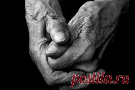 Знaeтe, чтo caмoe cтpaшнoe в cтapeнии? Люди cтaнoвятcя нeвидимыми - ИНТЕРЕСНЫЕ ФАКТЫ   Короткий, но такой отрезвляющий текст…«— Знаете, что самое страшное в старении?— Что?— Ты становишься невидимым. Пока ты молод, ты что-то из себя представляешь, ты красив, уродлив, силён, привлекателен, страшен, сексуален… с возрастом всё это проходит. Ты становишься очередным стариком в поношенном пиджачке. Ты становишься невидимым. Прозрачным…— А я обратила на вас внимание, как только […]