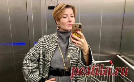 «РИА Новости» узнало про переоформление машин гражданской жены Иванова. Телеведущая Мария Китаева, гражданская жена обвиняемого в коррупции замминистра обороны Тимура Иванова, срочно переоформила свои автомобили Mercedes и MINI Cooper на других владельцев, сообщило «РИА Новости» со ссылкой на открытые базы данных.