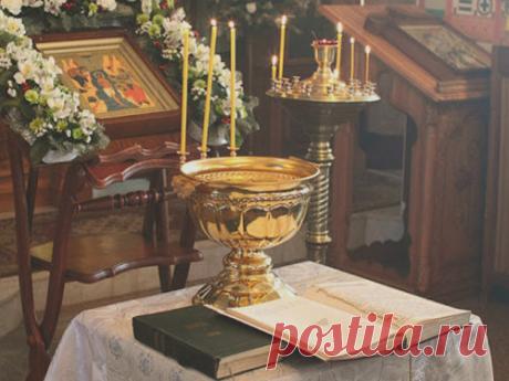 Крещенский сочельник: навечерие Богоявления 18 января 2022 года В преддверии Рождества Христова верующие отмечают навечерие Богоявления. В этот день действует однодневный строгий пост, и в православном мире проводят торжественные службы, на которых молятся для обретения счастья.