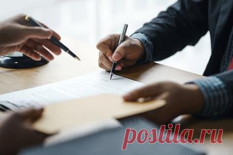 Названа сумма потенциально проблемных долгов в банках. В «Эксперт РА» рассказали о расхождении оценок ситуации с реальными проблемами банковских заемщиков по РСБУ и МСФО. Объем потенциально «плохих» кредитов в российских банках, которые не публикуются в отчетности по РСБУ, оценивается в 700 милиардов рублей. Эксперты считают отчетность по МСФО более объективной.