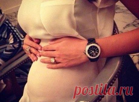 Счастье - это носить под сердцем ребеночка от любимого мужчины.