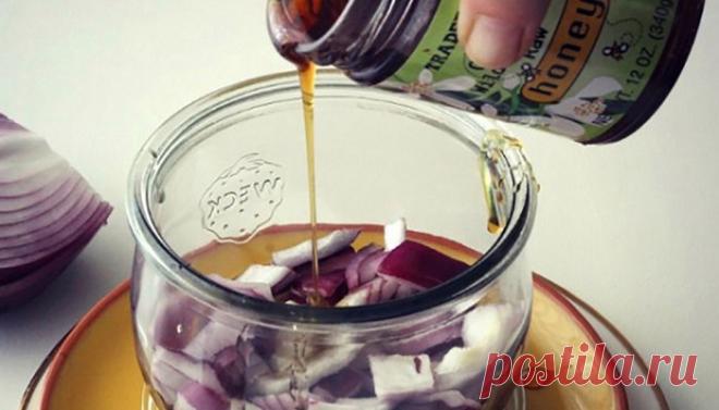 Народное средство от болезней легких, которым лечили наши бабушки 

Очень много людей страдает заболеваниями дыхательных путей. Наиболее распространенными недугами являются астма, бронхит и различные виды кашля. Причинами этих болезней могут быть инфекции, аллергия или курение. Еще нашим бабушкам было известно лекарство, которое может избавить от этих недугов и сегодня мы предлагаем тебе рецепт его приготовления. 

Ингредиенты: 

1/2 кг красного / фиолетового лука; 
1/2 кг...