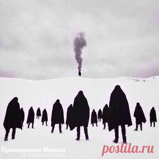 Большинство людей, в сущности, умирает в двадцать-тридцать лет: перешагнув этот возраст, они становятся лишь своею собственной тенью; всю остальную жизнь они подражают сами себе, повторяя с каждым днём всё более механически и уродливо то, что уже когда-то говорили, делали, думали или любили в те времена, когда они ещё были они / Восприятие бизнеса