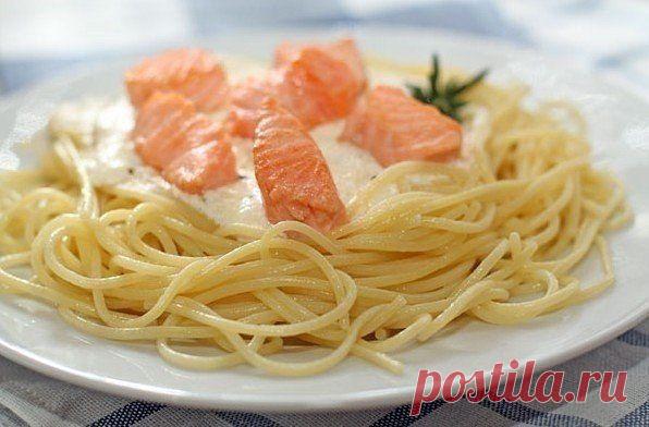 Как приготовить спагетти с семгой в сливочном соусе - рецепт, ингридиенты и фотографии