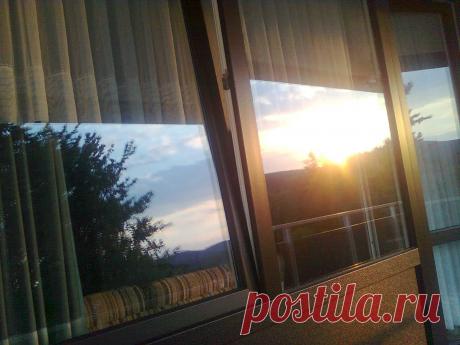 Солнечное лето &quot;садится&quot; в моем окне...