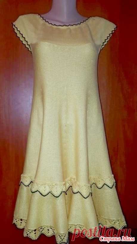 Задумала топ-получилось платье! Здравствуйте девочки! Вот закончила очередную работу. Нравятся мне летом яркие вещи, а тут бобинка Курского акрила давно лежит, цвет -банан. Решила связать себе топ поперечным вязанием.